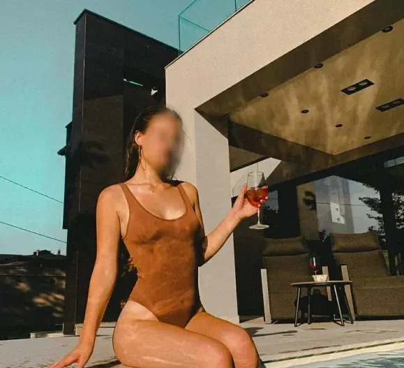 Alberte, 30