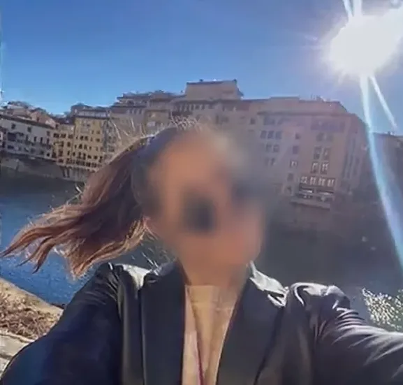 Amina, 27