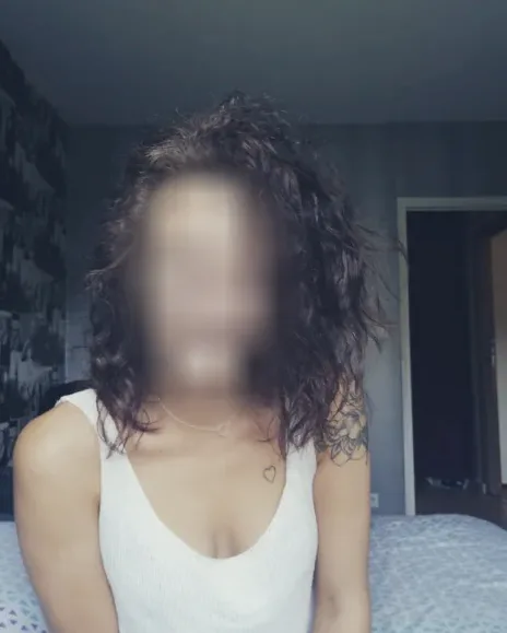Amina, 30