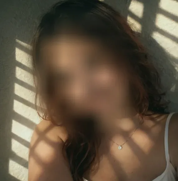 Amira, 23