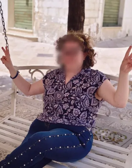 Elif, 27