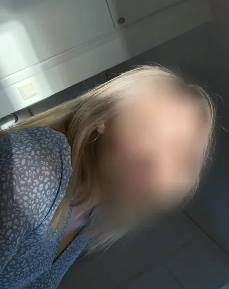Ella, 19