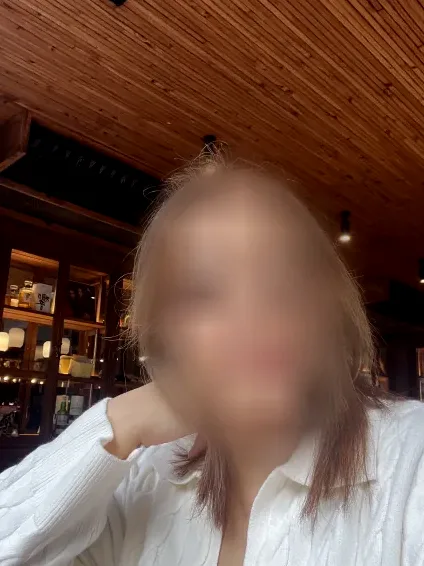 Ellen, 40
