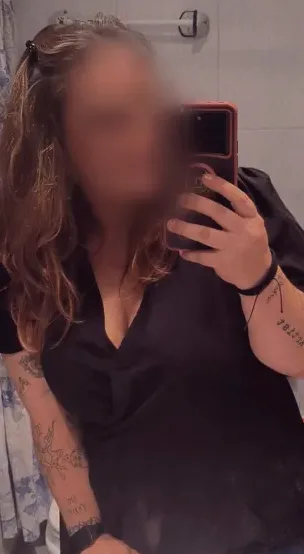 Ellie, 35