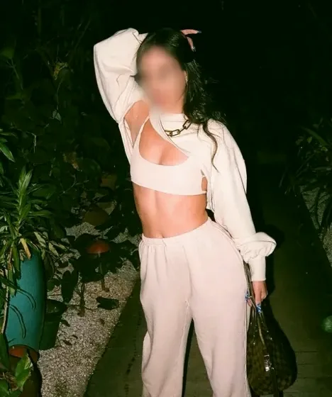 Jovana, 19