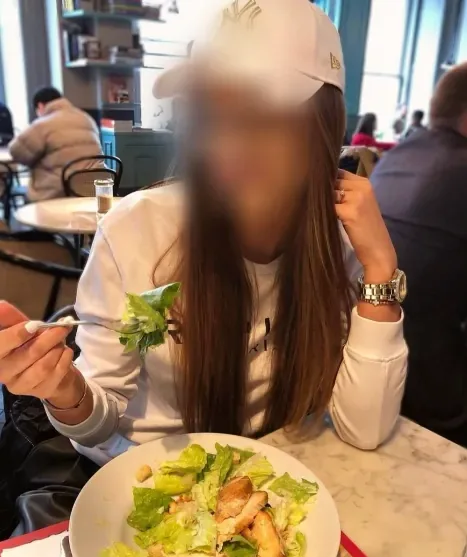 Kamilla, 32