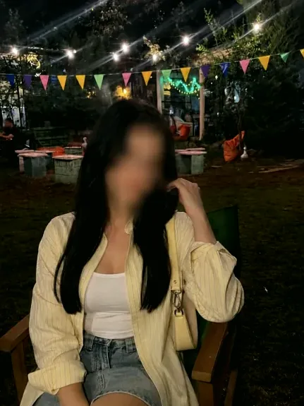 Nora, 24