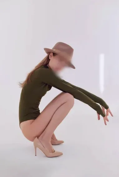 Nora, 30