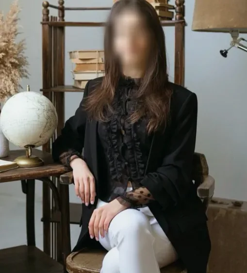 Sofia, 31